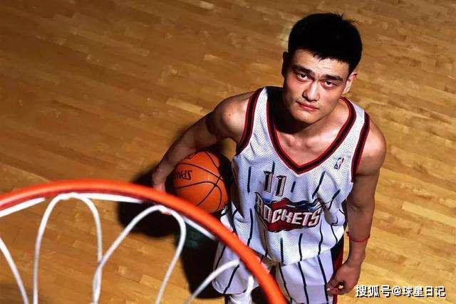 姚明是怎么进NBA的?一个上海小巨人的草根逆袭 姚明是怎么进NBA的?一个上海小巨人的草根逆袭